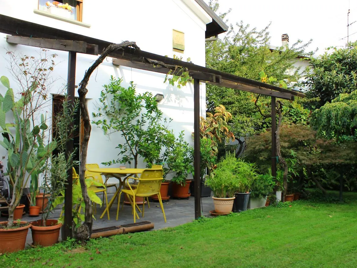 Fiore Di Zucca Bed & Breakfast Segrate Italy